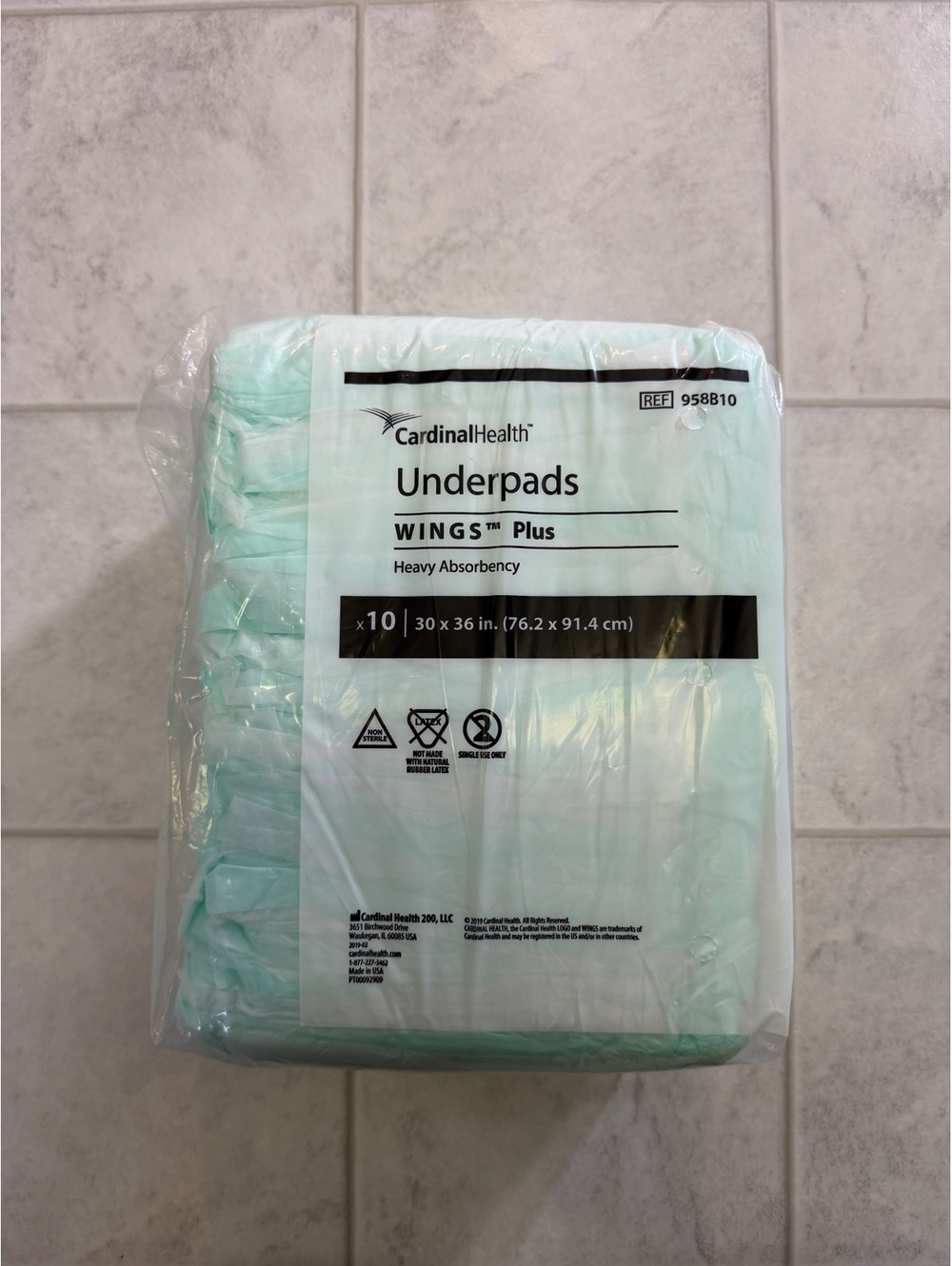Cardinal Health Underpads Wings Plus Heavy Absorbency 30x36 Inches, Pack of 10
